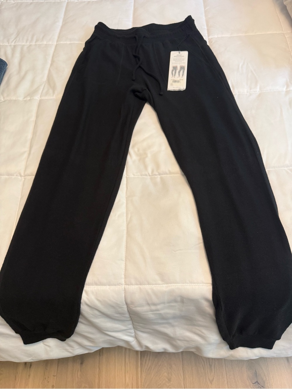 Alo Yoga Soho Sweatpants β Black β Size Small β NWT - Picture 2 of 2